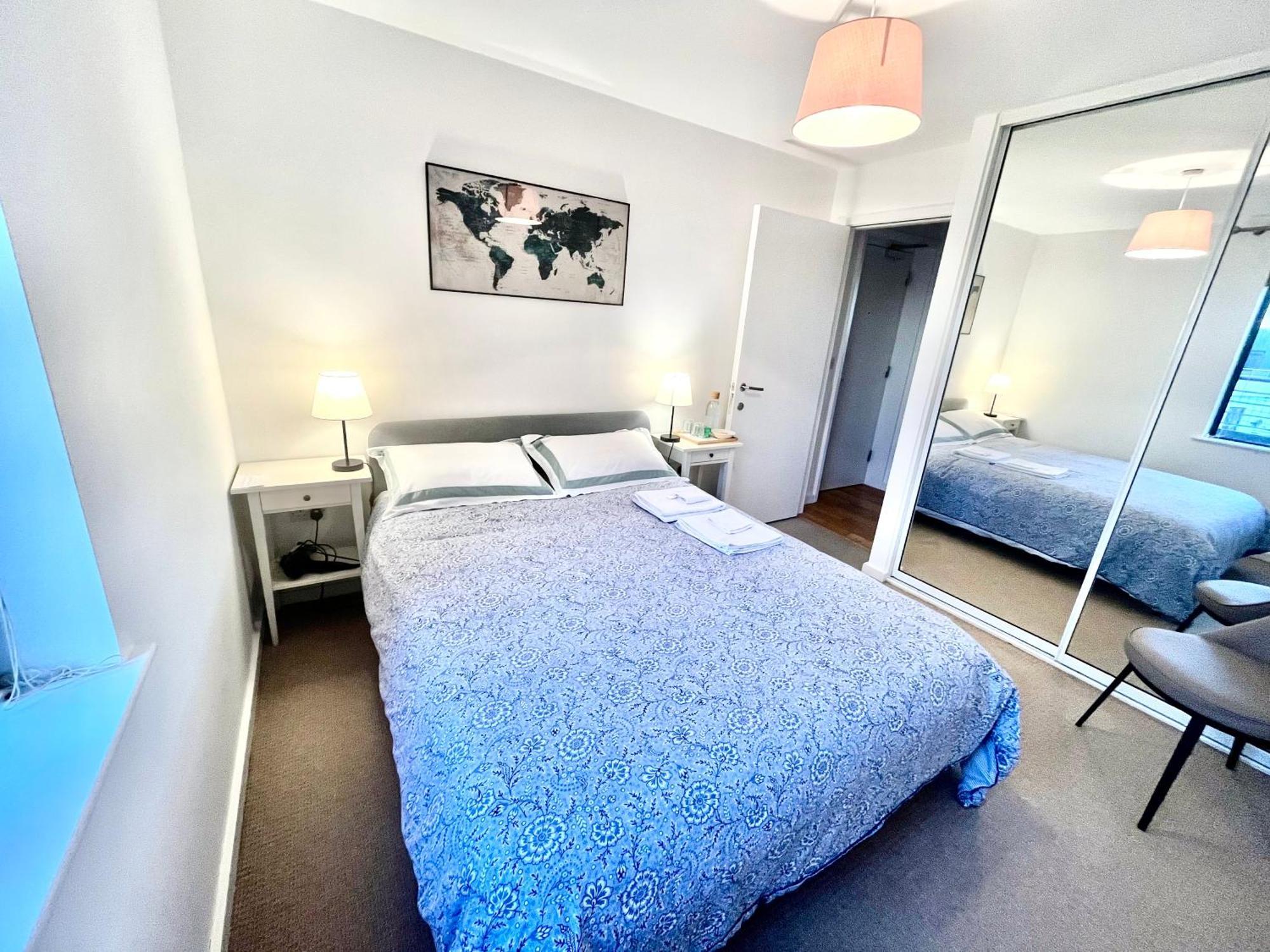 Habitación en casa particular Exclusive King-size Bed Comfort With Serene Garden View *